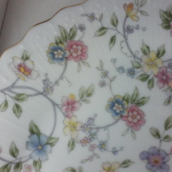 Beautiful Porcelain cake dish with cake cutter server  Made in Japan - Picture 6 of 8